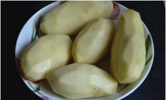 Картофель с беконом в мультиварке